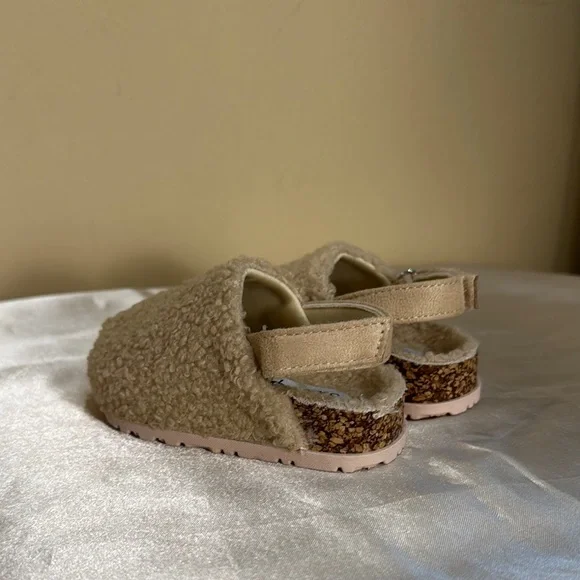 Warm Baby Beige Sherpa Sandals - Picture 5 of 5
